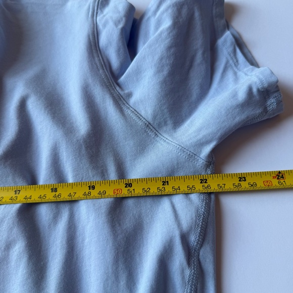 Lululemon Back in Action Short Sleeve Shirt Pima Blue Linen Large - Picture 6 of 9